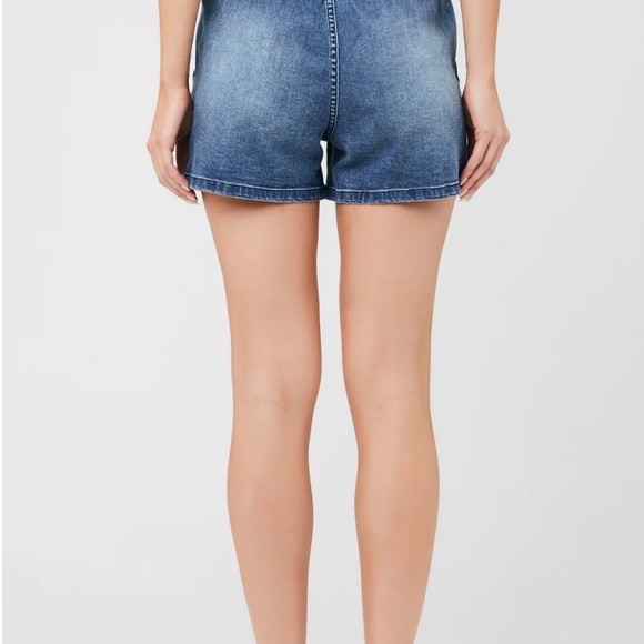 Stretchy Maternity Jean Shorts - Picture 2 of 4